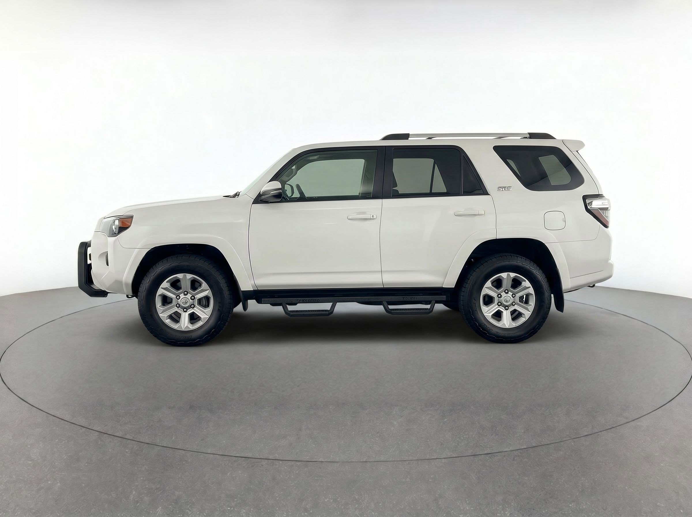Used 2022 Toyota 4Runner SR5 AWD/4WD image 6