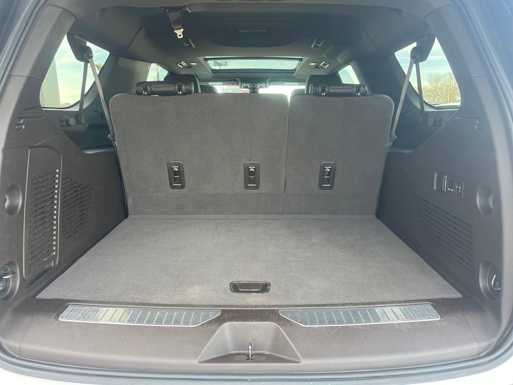 Used 2021 GMC Yukon XL Denali w/ Denali Premium Package image 24