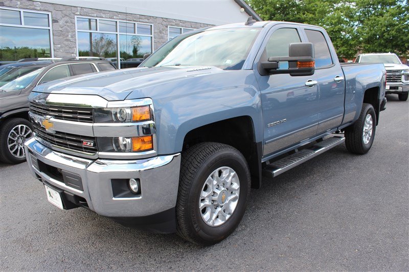 Used 2015 Chevrolet Silverado 2500 LT w/ LT Convenience Package AWD/4WD image 2
