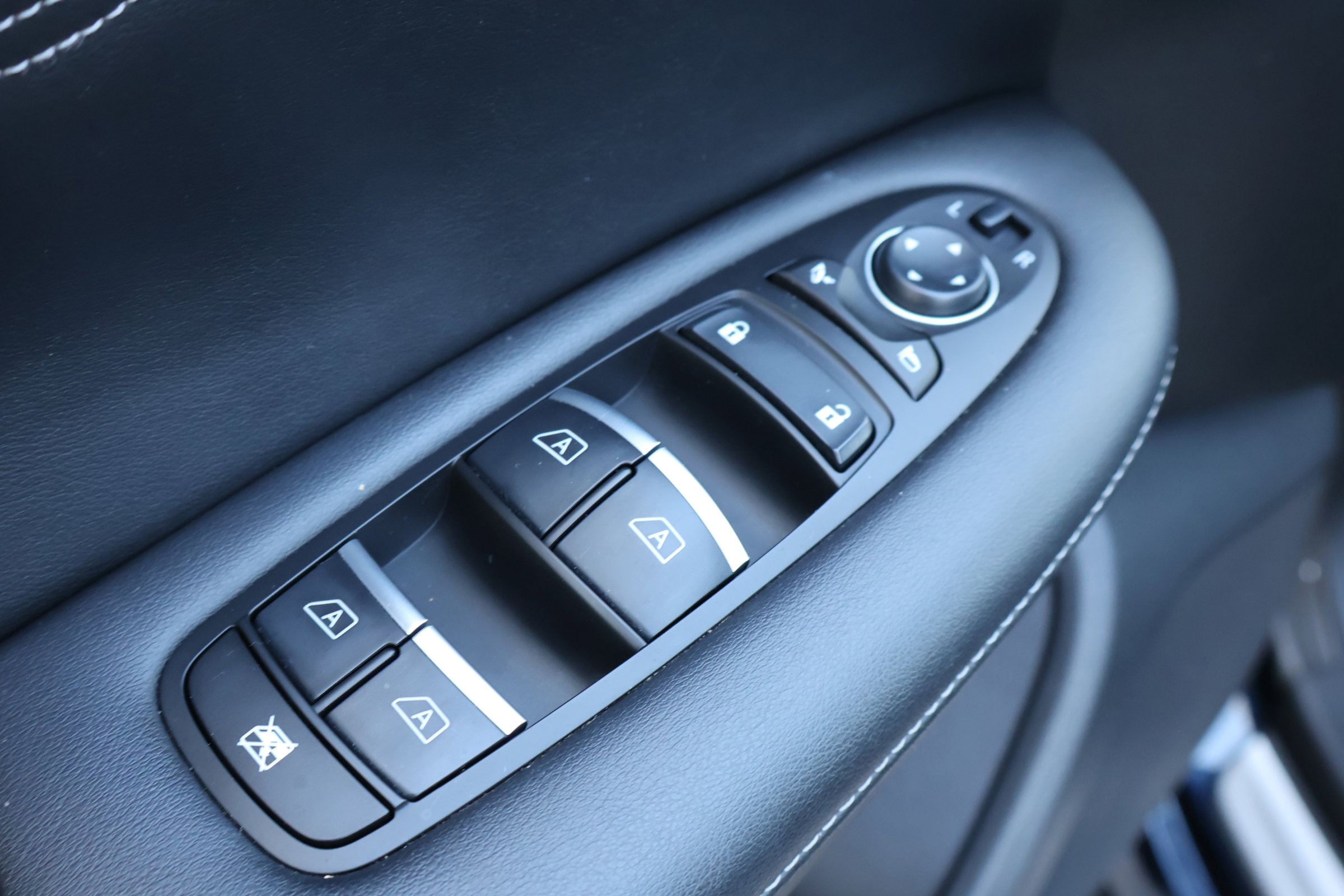 Certified 2023 INFINITI QX55 Essential image 16