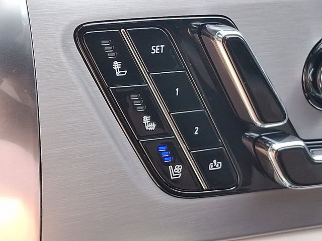 New 2026 Cadillac Vistiq Luxury w/ LPO, Floor Liner Package image 15