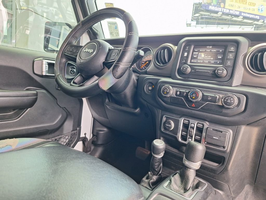 Used 2018 Jeep Wrangler Unlimited Sport S AWD/4WD image 28