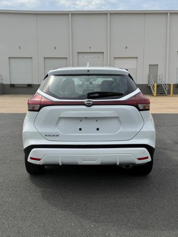 Used 2024 Nissan Kicks S FWD image 4