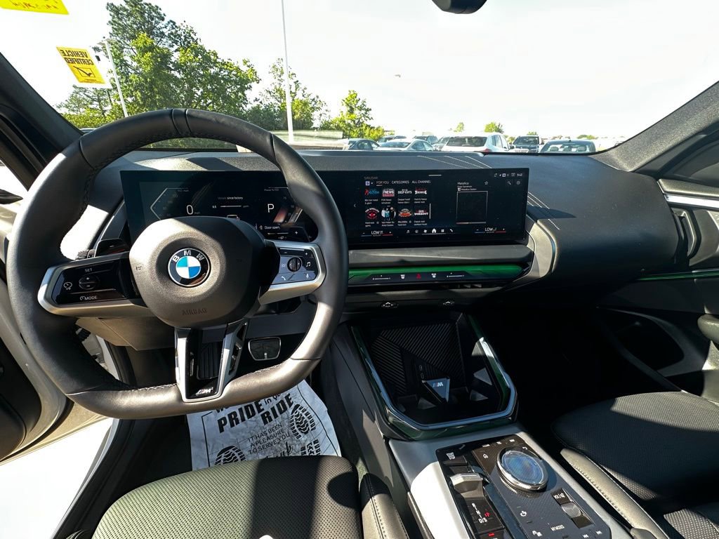 Certified 2025 BMW X3 xDrive30i w/ M Sport Package image 14