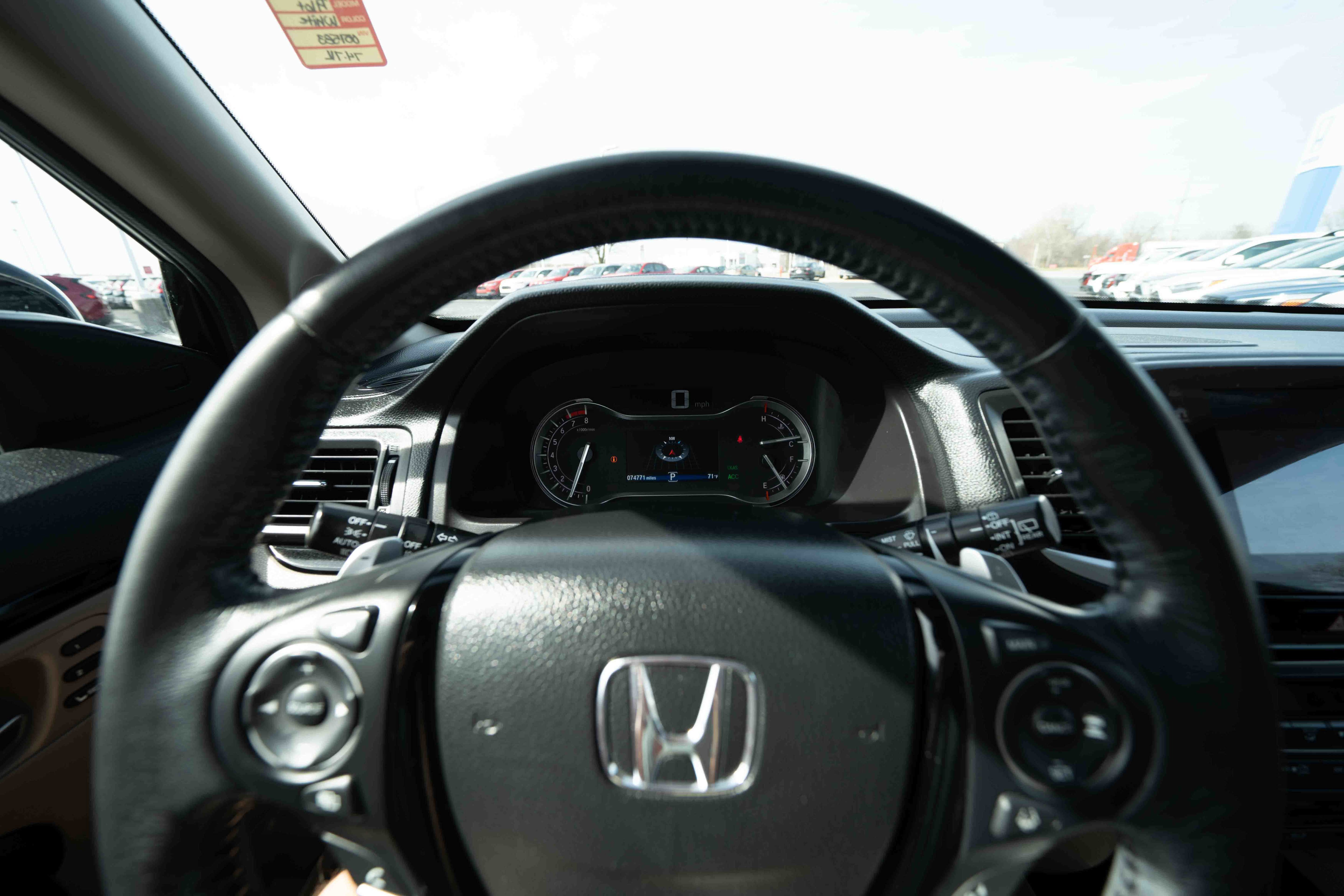 Used 2017 Honda Pilot Elite image 15