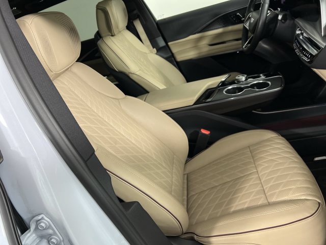 Used 2026 Cadillac Lyriq Signature Luxury w/ Nappa Leather Package AWD/4WD image 28