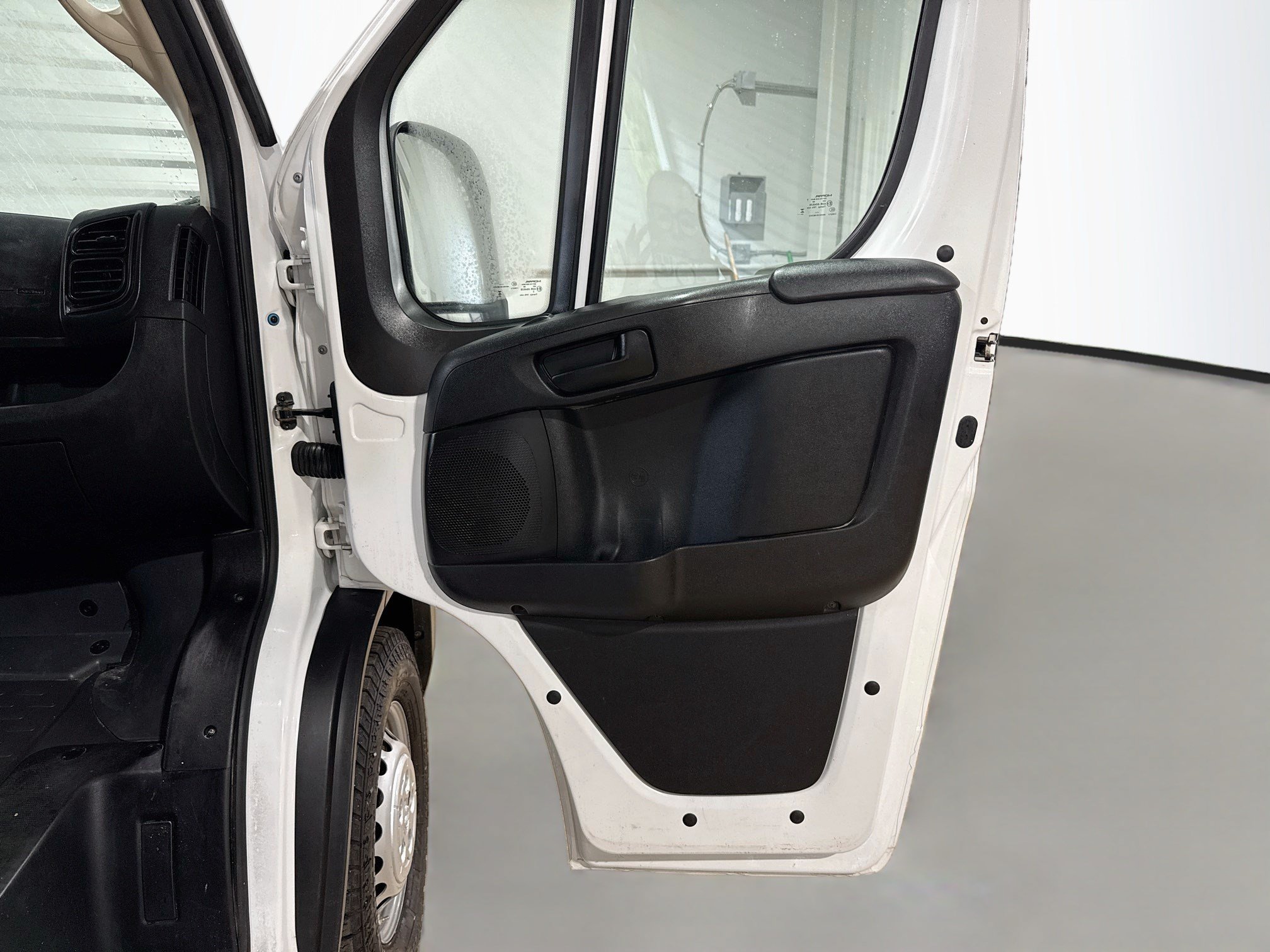 Used 2025 RAM ProMaster 2500 w/ Convenience Group FWD image 26