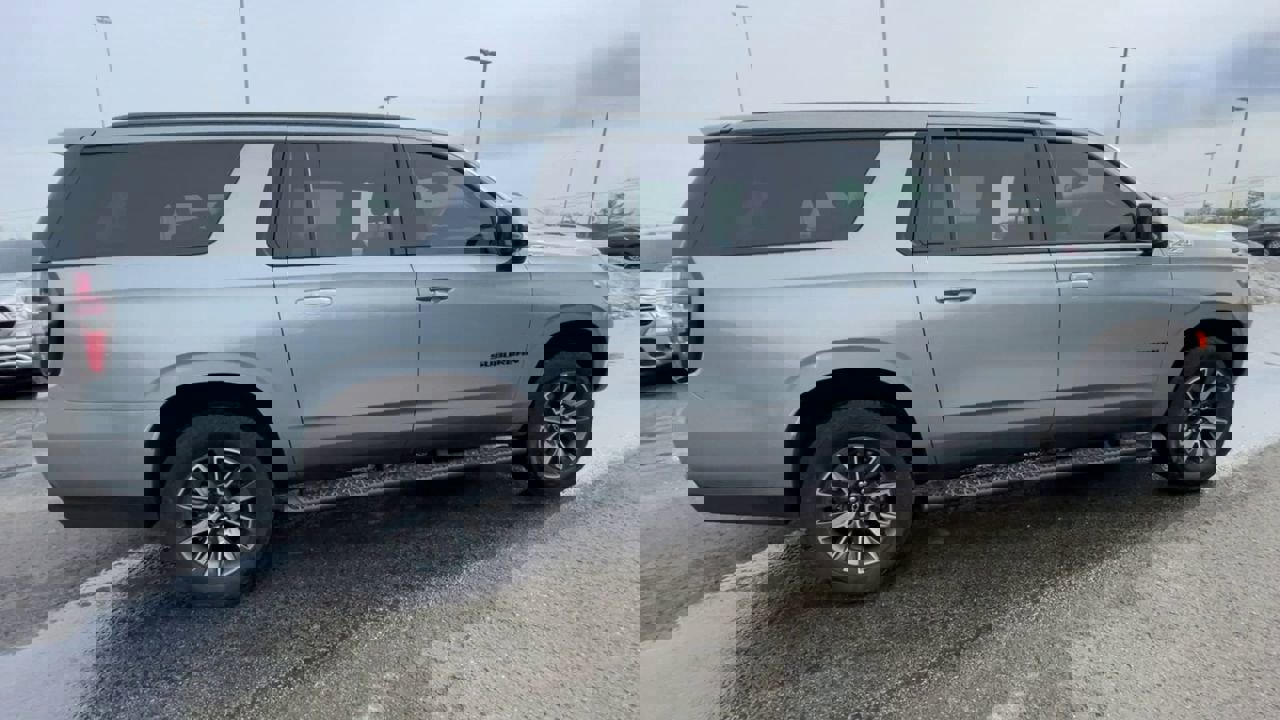 Used 2024 Chevrolet Suburban Z71 w/ Luxury Package image 8