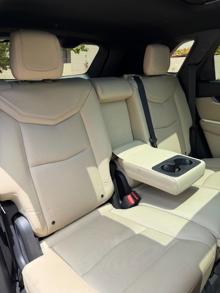 Used 2017 Cadillac XT5 Premium Luxury w/ Driver Assist Package FWD image 24