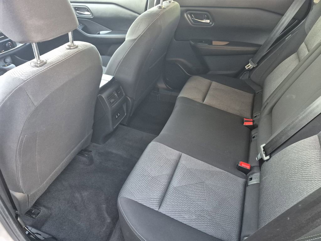 Used 2024 Nissan Rogue SV image 14