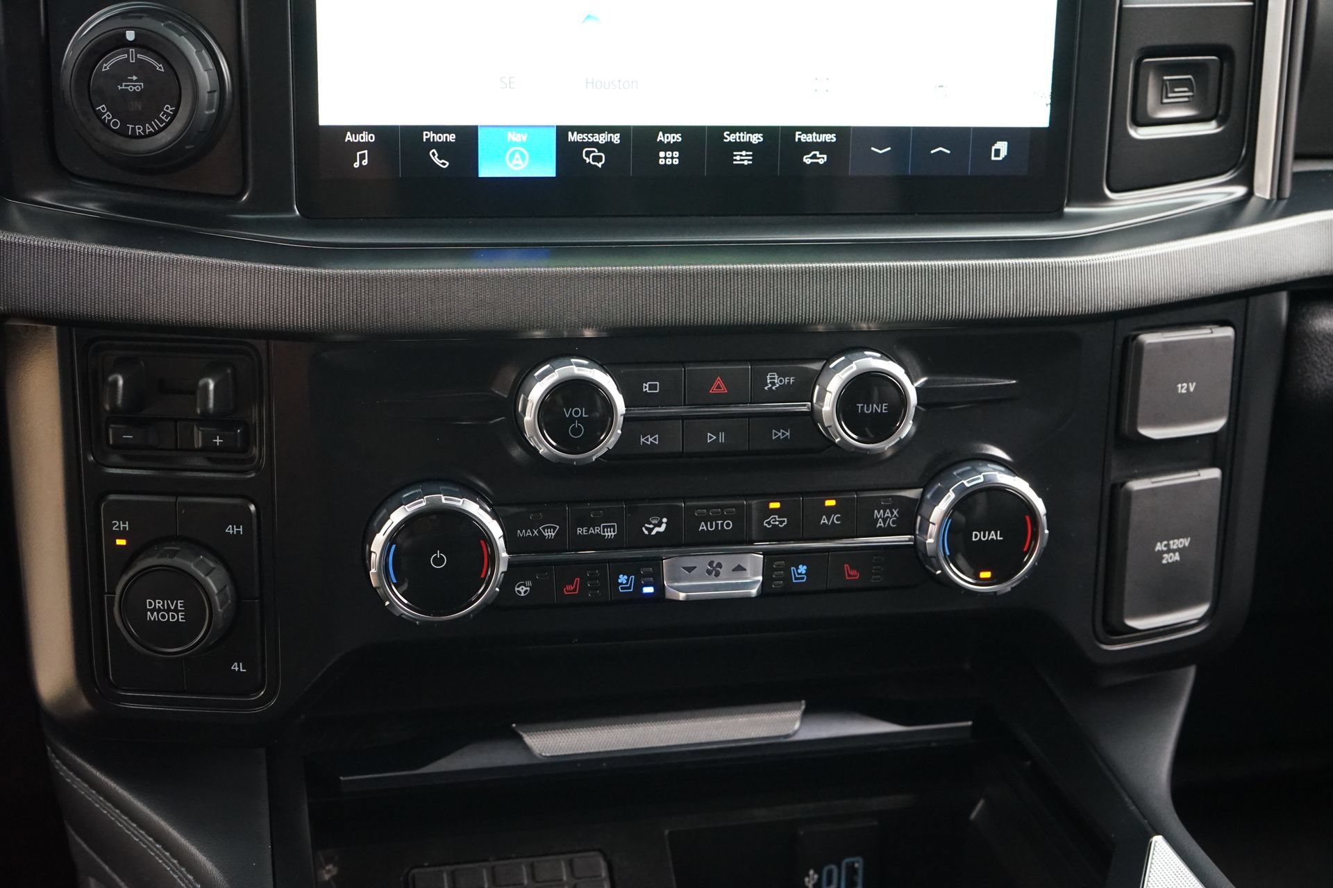 Used 2025 Ford F350 Platinum AWD/4WD image 11