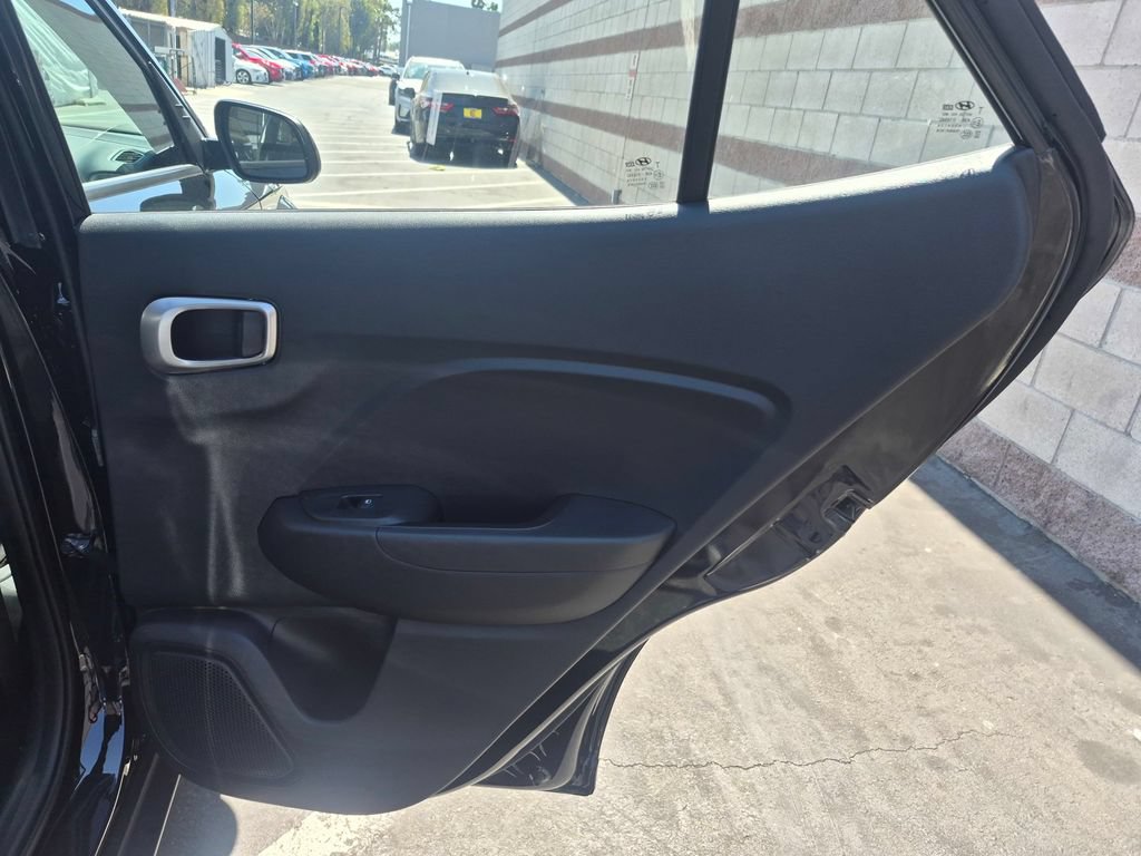 Used 2026 Hyundai Venue SE FWD image 25