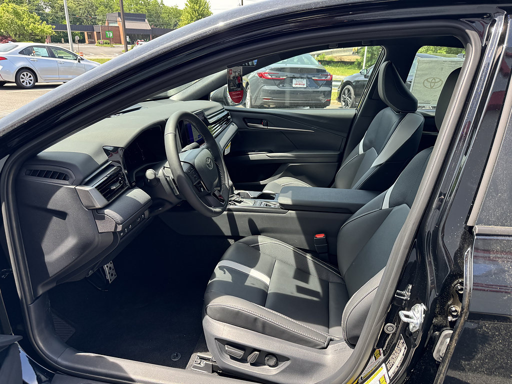 New 2026 Toyota Camry SE w/ Convenience Package FWD image 8