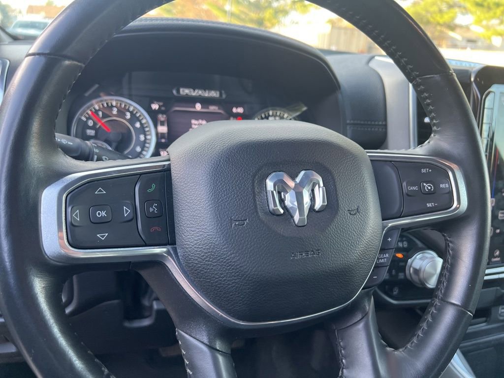 Used 2023 RAM 1500 Laramie AWD/4WD image 19