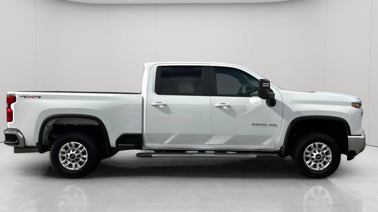 Used 2025 Chevrolet Silverado 2500 LT w/ Safety Package AWD/4WD image 3