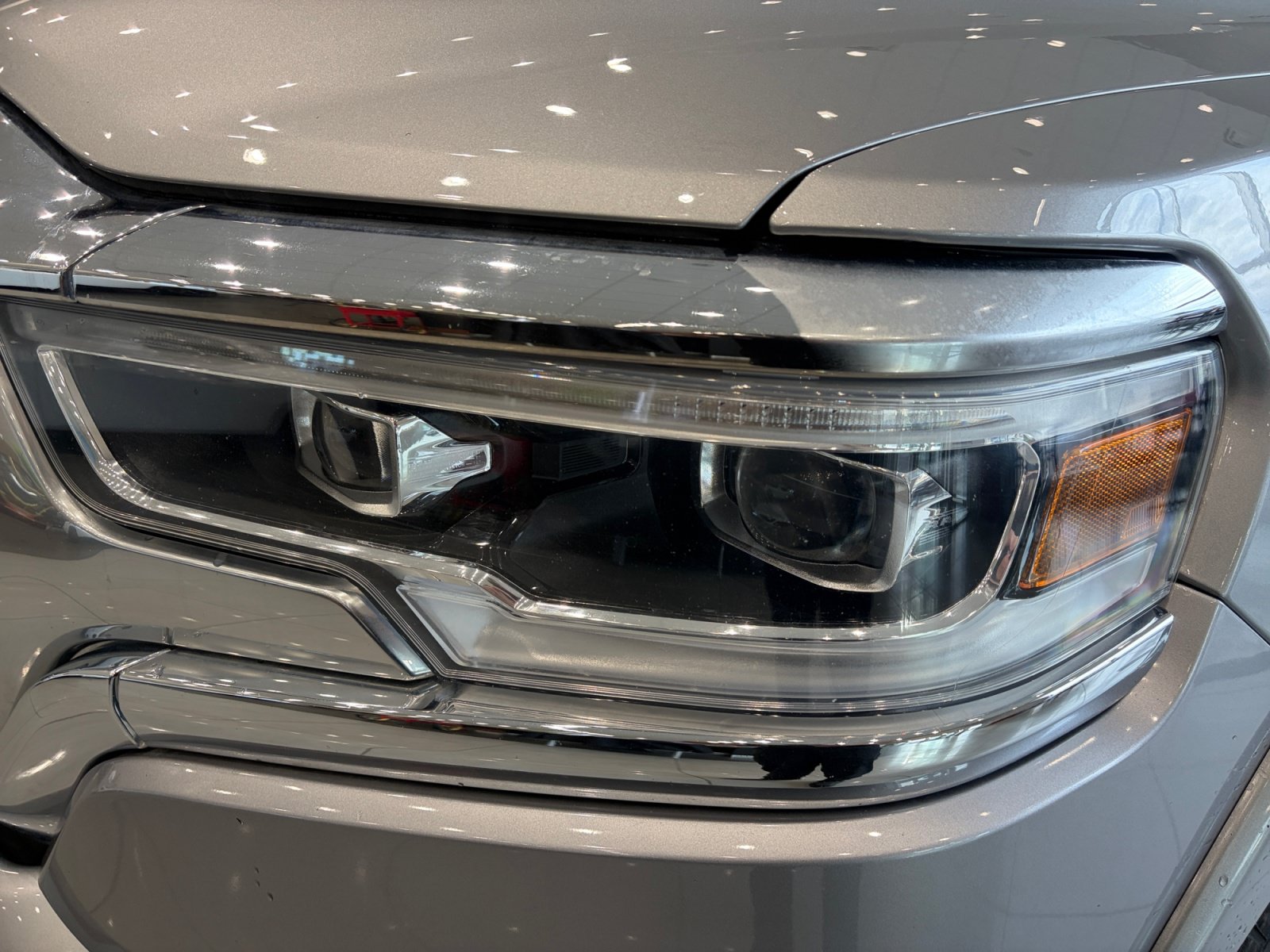 Used 2020 RAM 1500 Limited AWD/4WD image 9