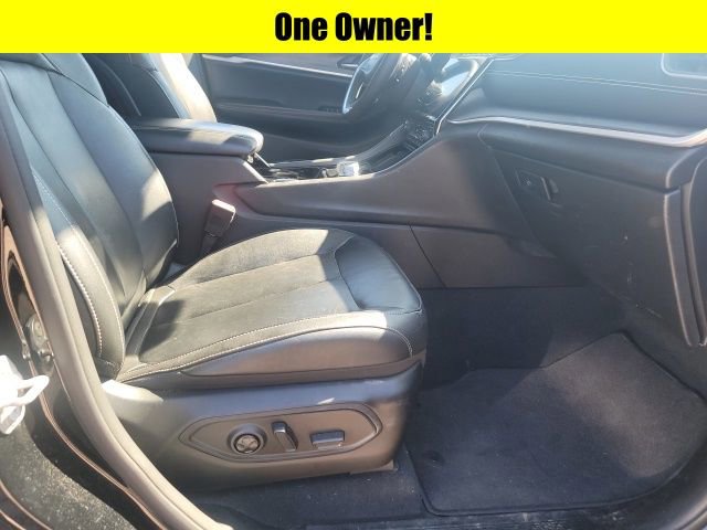 Used 2023 Jeep Grand Cherokee Limited image 8