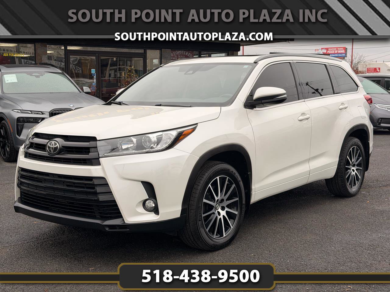 Used 2017 Toyota Highlander SE w/ Carpet Mat Package