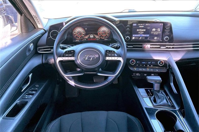 Used 2021 Hyundai Elantra SEL w/ Convenience Package image 5