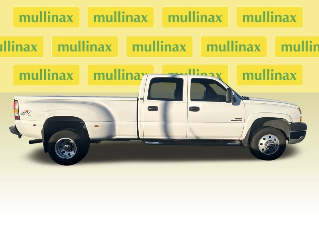 Used 2005 Chevrolet Silverado 3500 LT w/ Heavy-Duty Power Package image 2