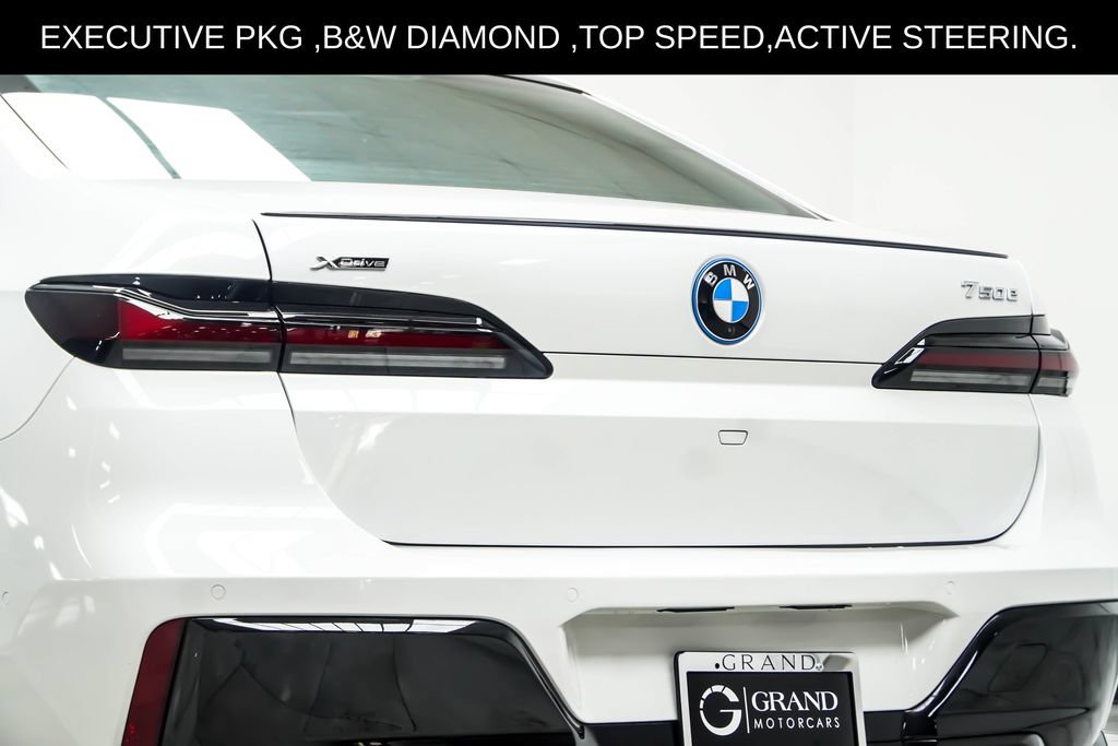 Used 2025 BMW 750e xDrive w/ Executive Package AWD/4WD image 23