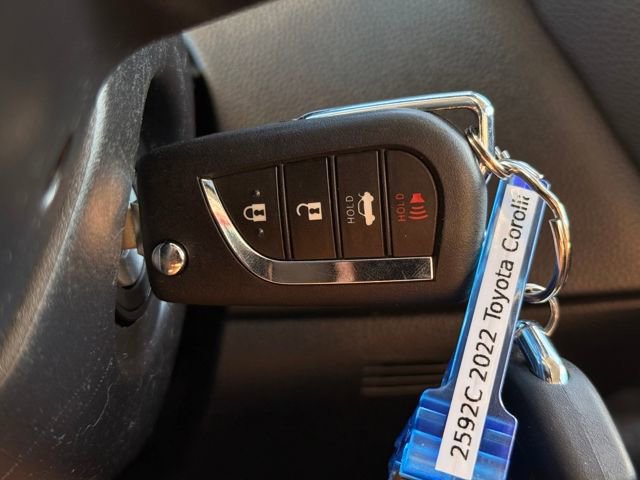 Used 2022 Toyota Corolla LE image 30