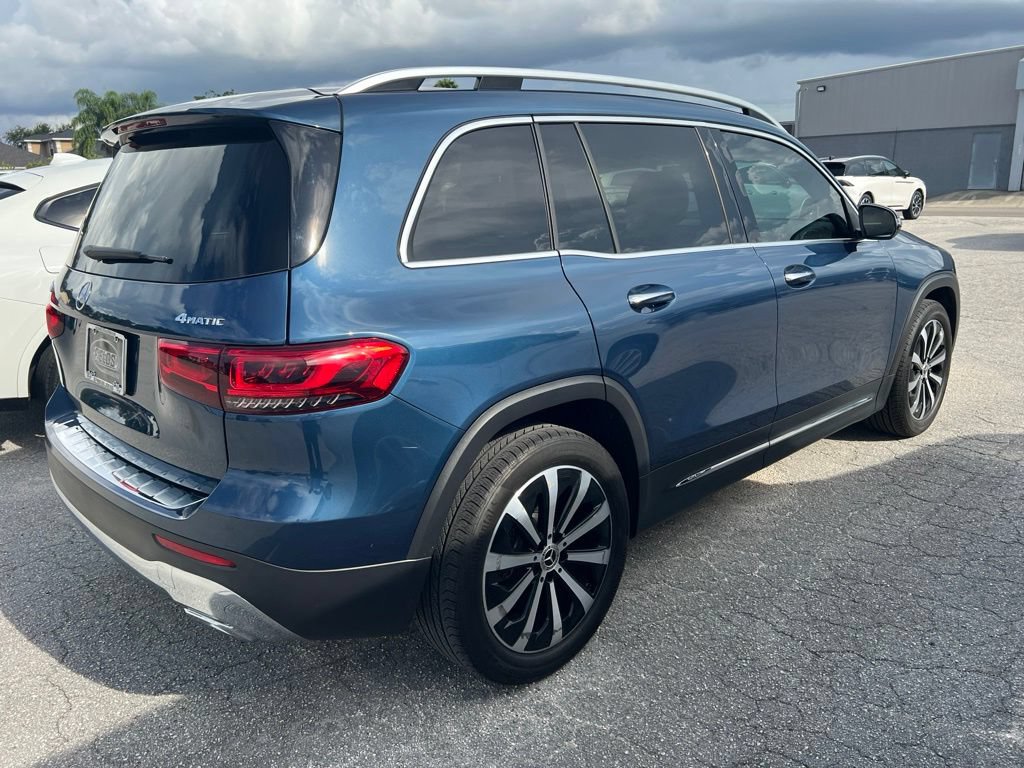 Used 2023 Mercedes-Benz GLB 250 4MATIC w/ Premium Package image 4