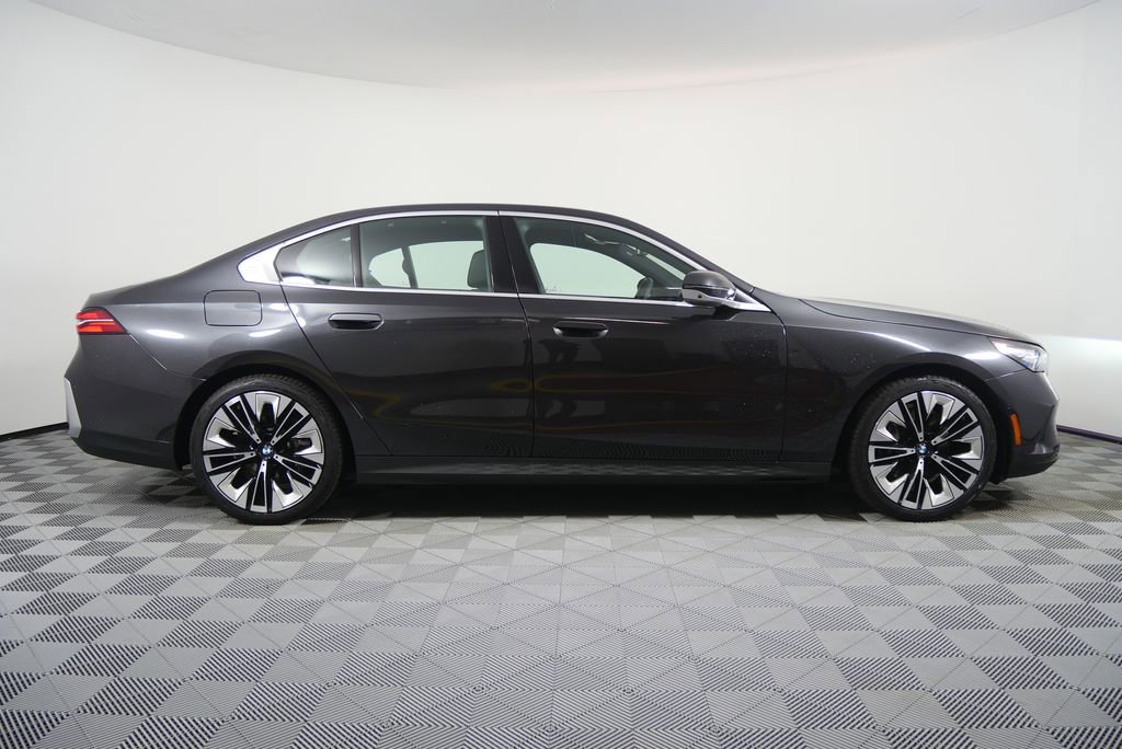 Certified 2025 BMW 540i xDrive image 2