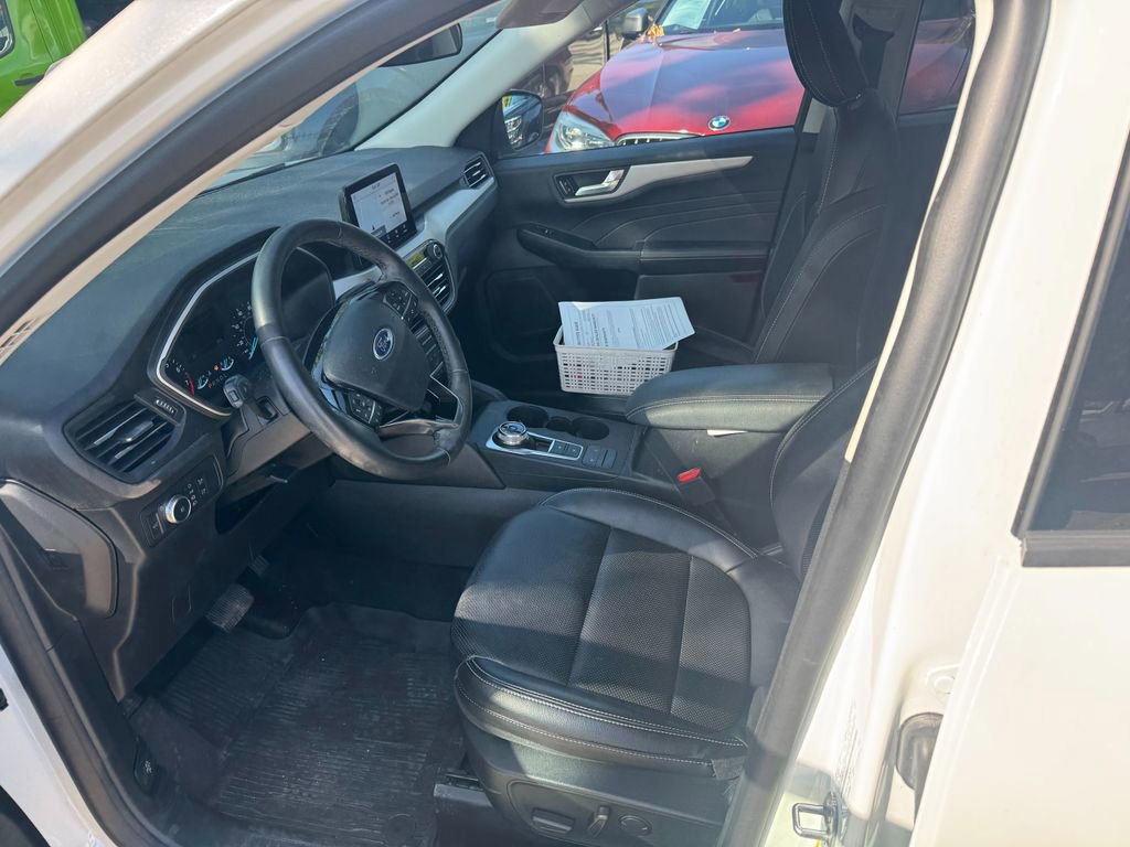 Used 2022 Ford Escape SEL image 6