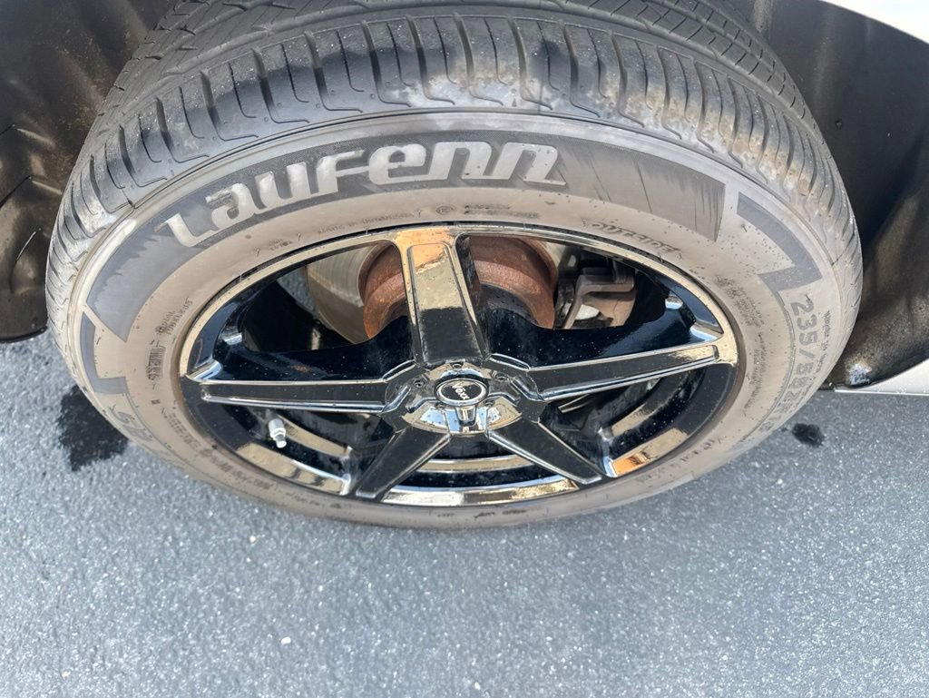 Used 2018 Dodge Challenger SXT RWD image 8