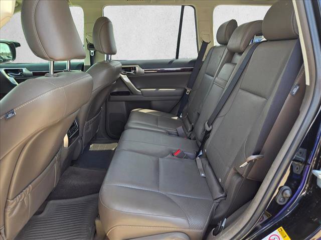 Used 2018 Lexus GX 460 Luxury w/ Preferred Accessory Package AWD/4WD image 18