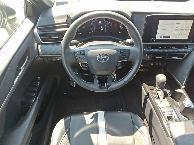 Used 2025 Toyota Camry SE FWD image 11