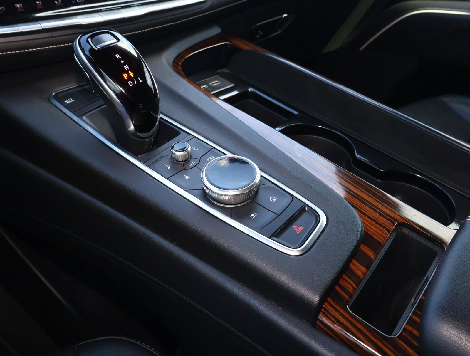 Used 2022 Cadillac Escalade Luxury w/ LPO, Floor Liner Package image 33