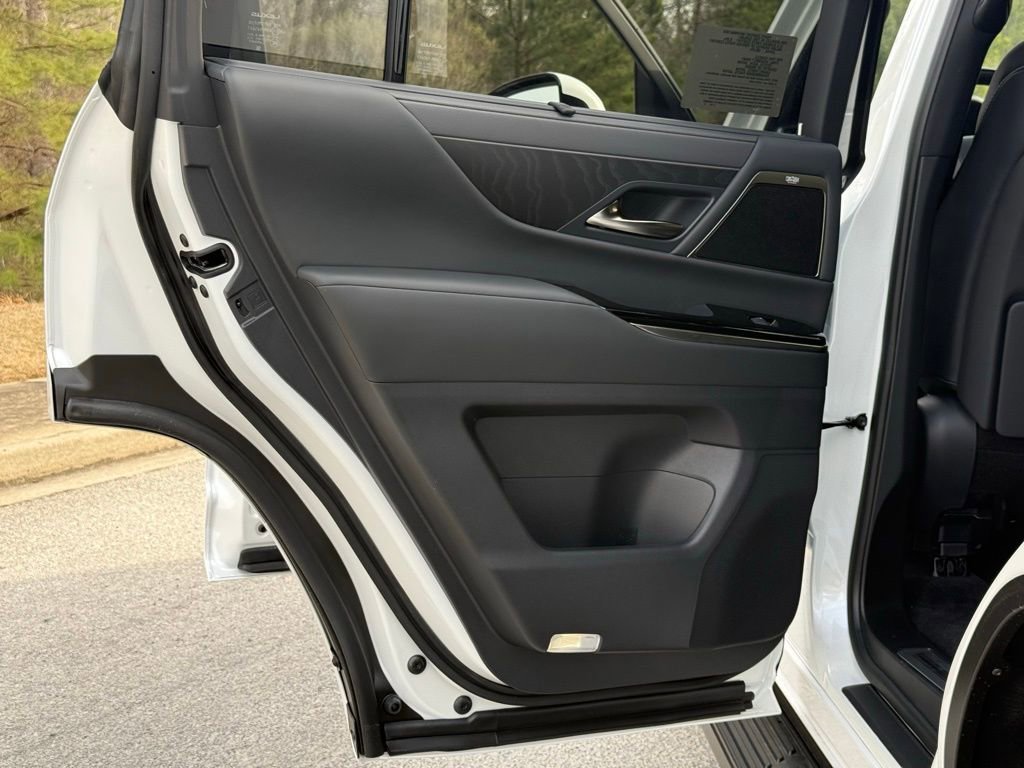 New 2026 Lexus LX 700h Luxury image 23