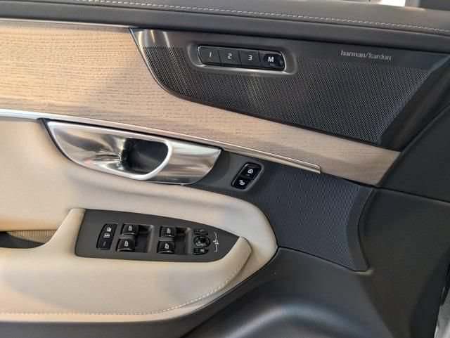 New 2026 Volvo XC90 B6 Ultra w/ Lounge Package AWD/4WD image 9