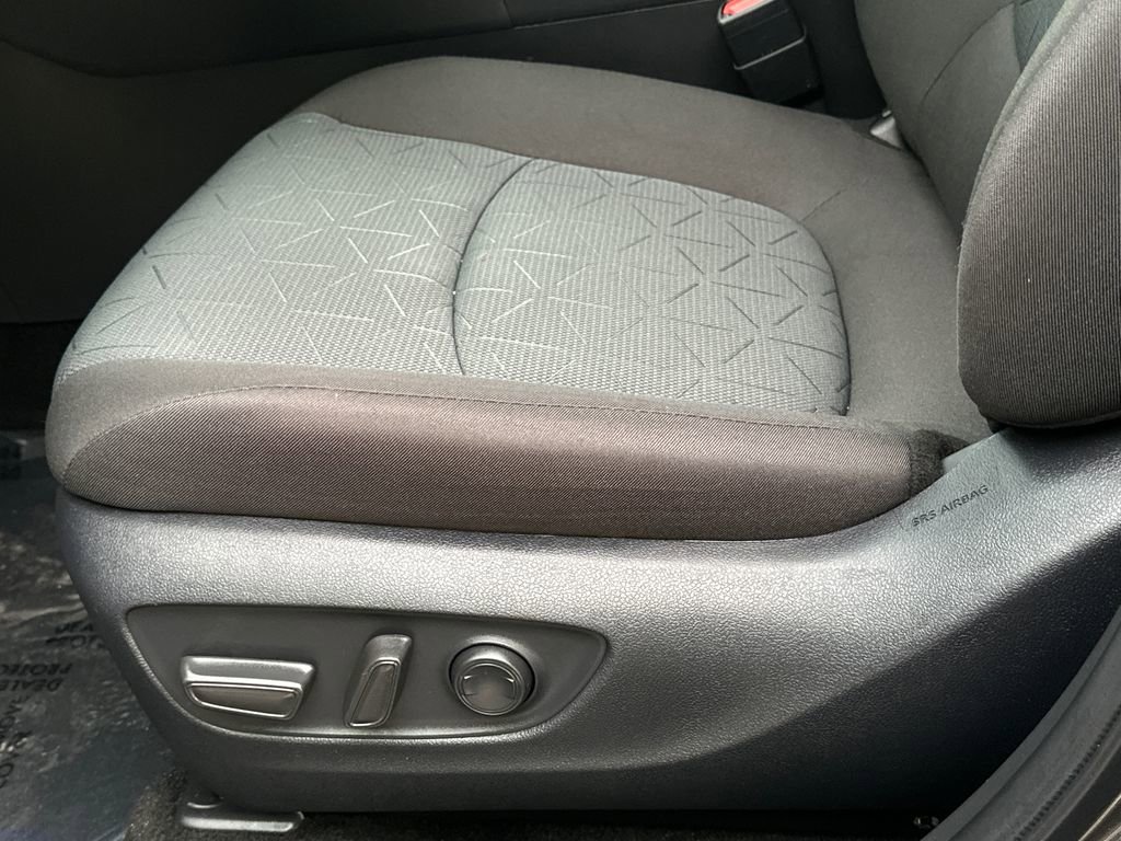 Used 2025 Toyota RAV4 XLE w/ Convenience Package AWD/4WD image 21
