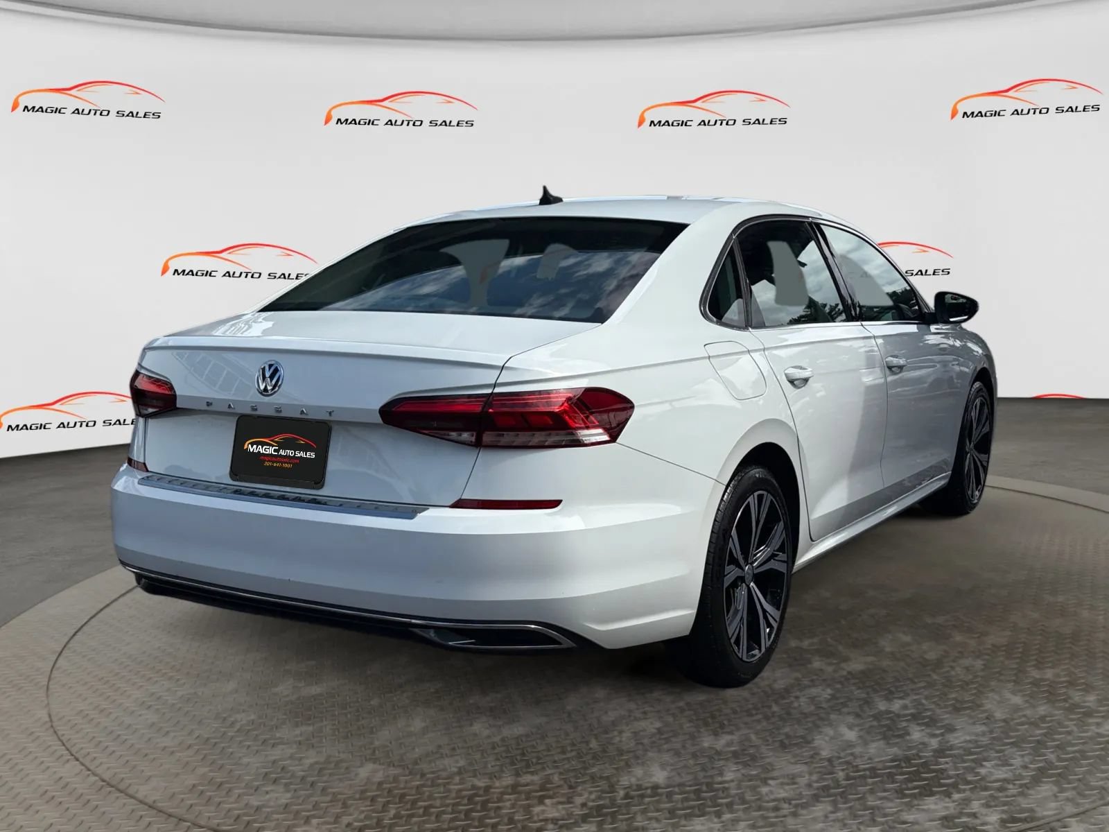 Used 2022 Volkswagen Passat 2.0T SE FWD image 10