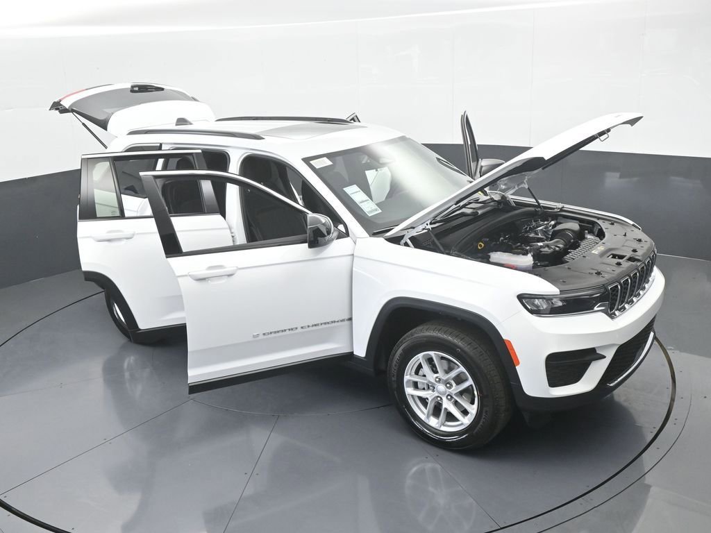 New 2025 Jeep Grand Cherokee Laredo RWD image 69