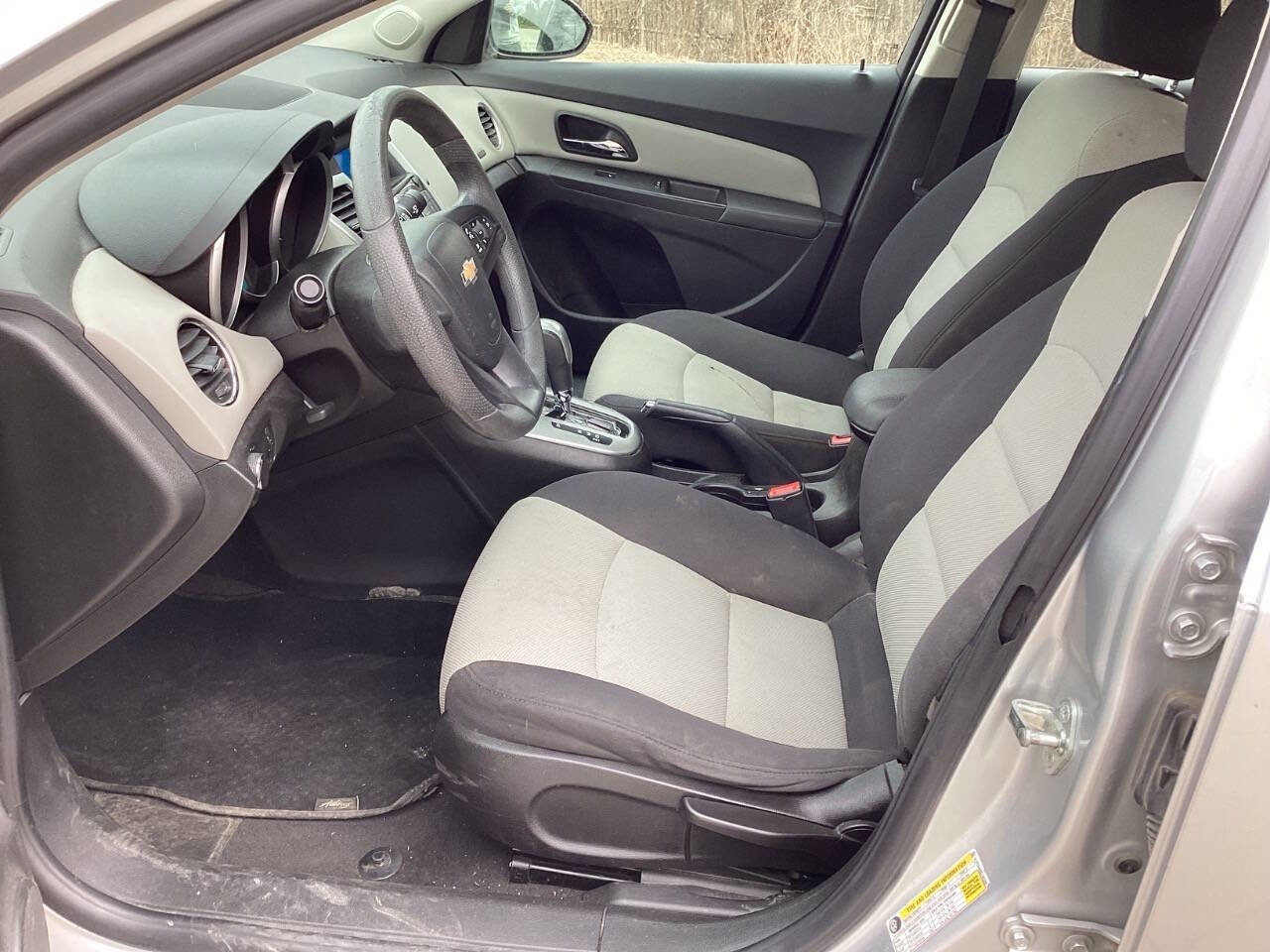 Used 2016 Chevrolet Cruze LS FWD image 8