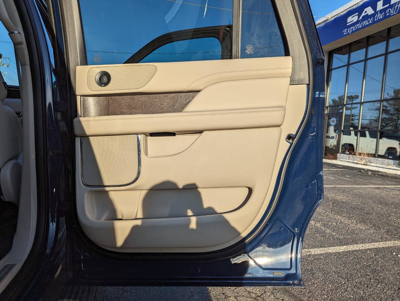 Used 2020 Lincoln Navigator L Reserve w/ Equipment Group 201A Reserve image 39