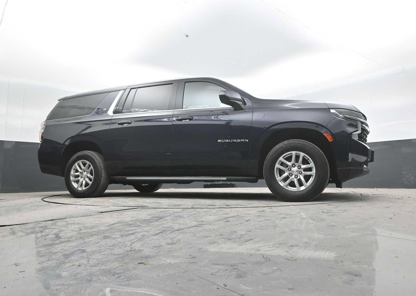 Used 2022 Chevrolet Suburban LS AWD/4WD image 45