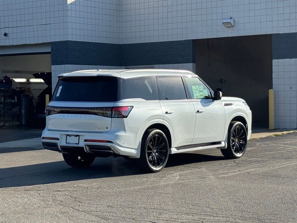 New 2026 INFINITI QX80 Luxe image 3