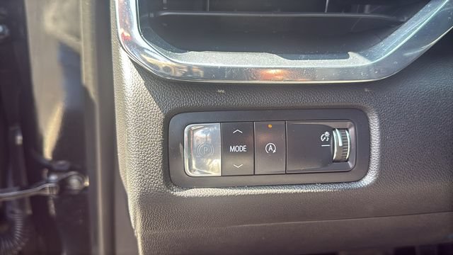 Used 2025 GMC Acadia Elevation FWD image 14