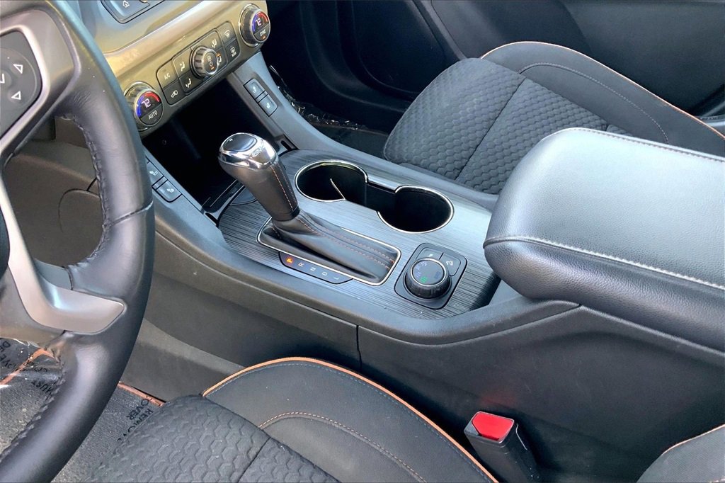 Used 2017 GMC Acadia SLE w/ Driver Alert Package I image 18