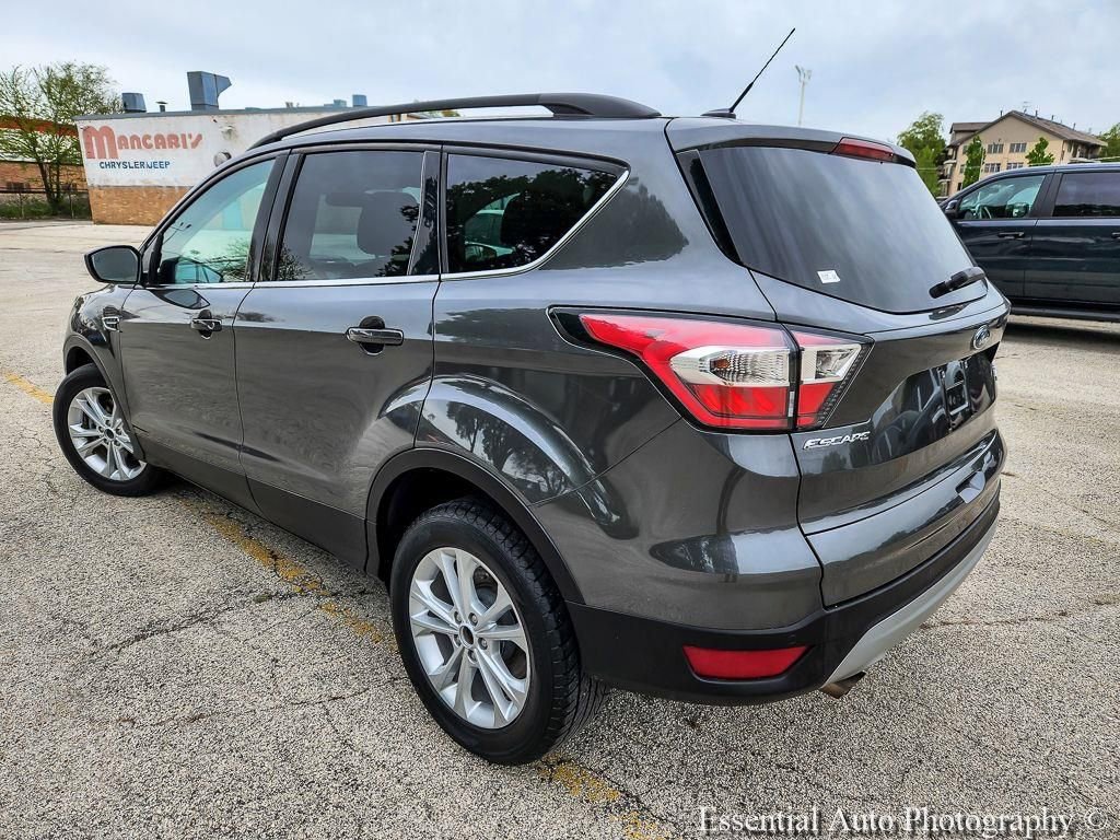 Used 2017 Ford Escape SE w/ Equipment Group 201A AWD/4WD image 9