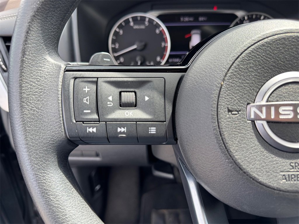 Used 2023 Nissan Rogue SV image 20