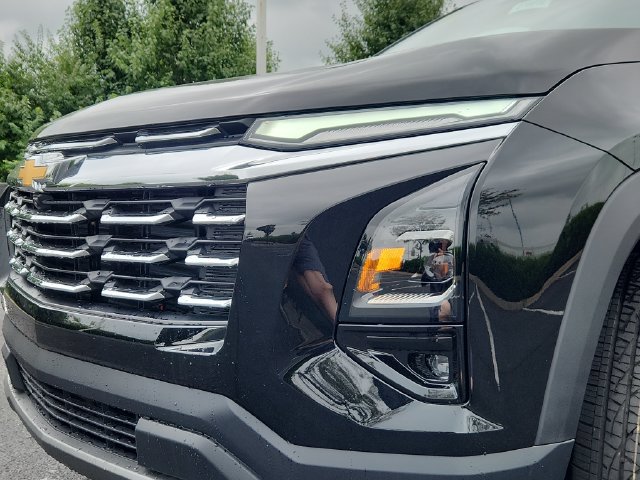 New 2027 Chevrolet Equinox LT w/ Safety and Technology Package FWD image 10