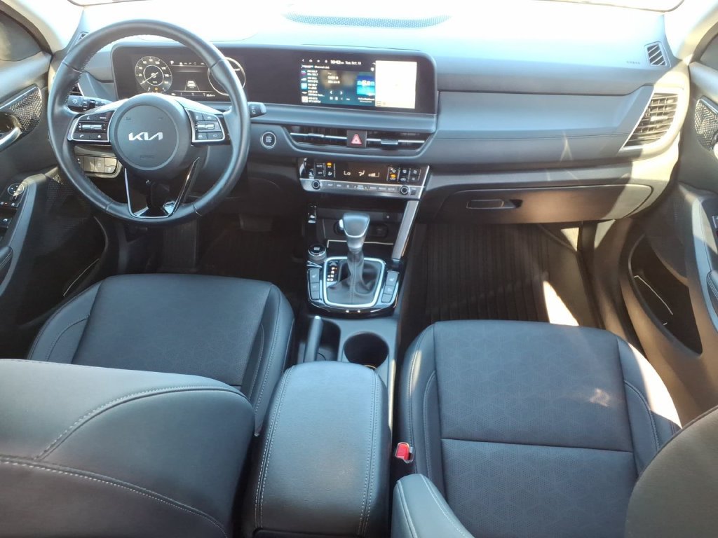 Used 2024 Kia Seltos EX FWD image 18