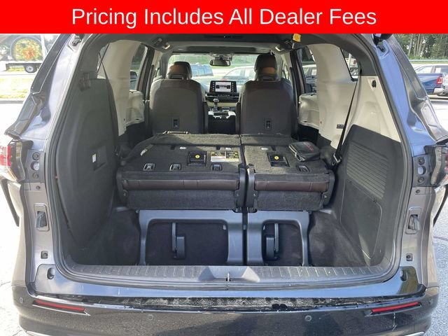 Used 2023 Toyota Sienna Platinum AWD/4WD image 13