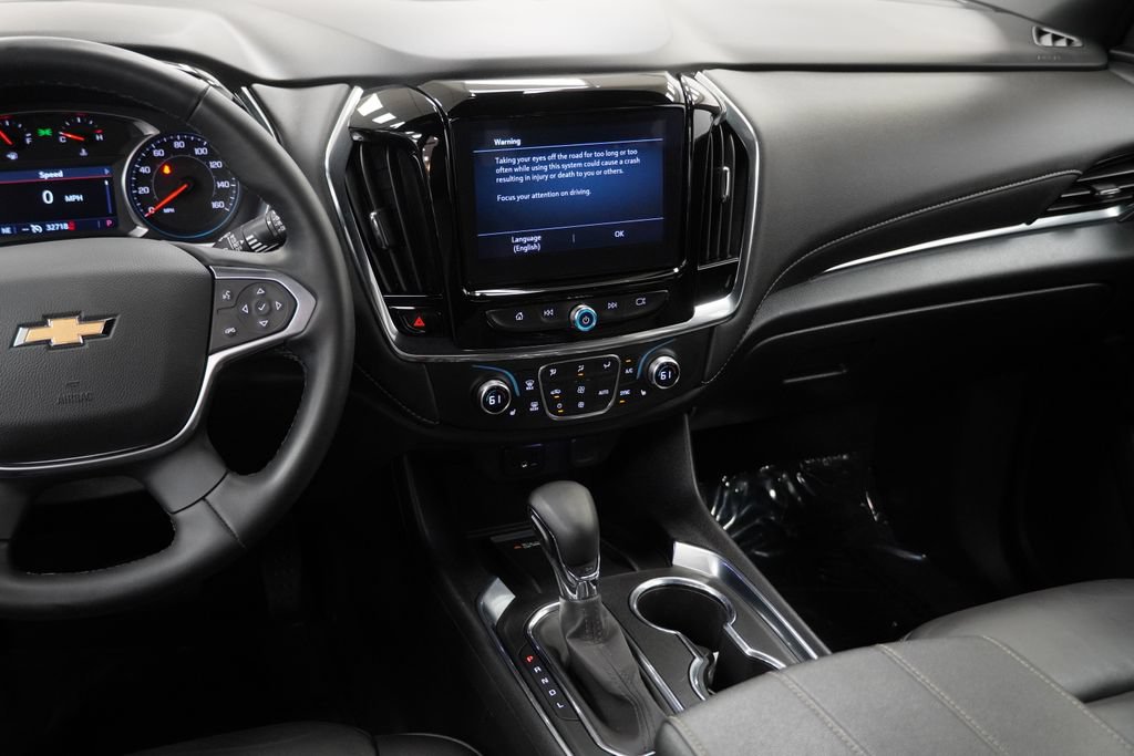 Used 2023 Chevrolet Traverse LT w/ Rear Camera Mirror Package AWD/4WD image 13